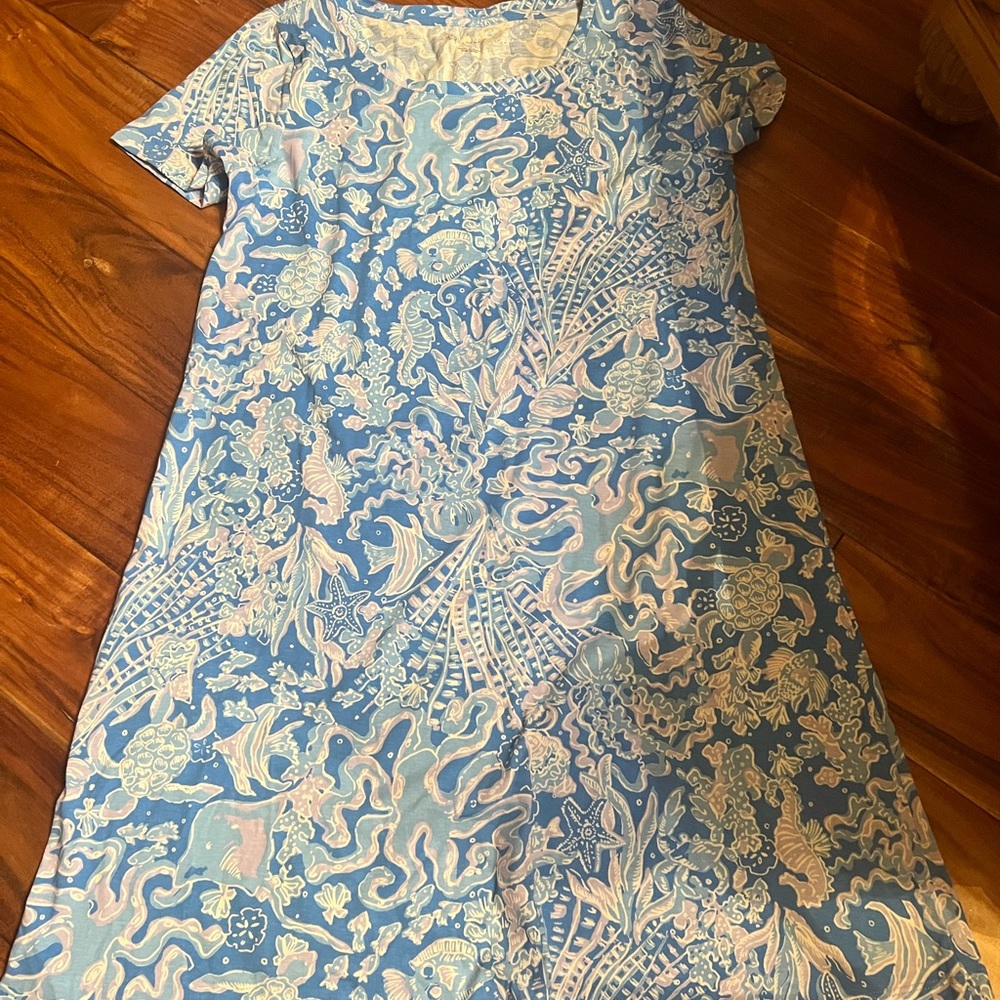 Women’s lilly pulitzer cody dress. Size medium 
Pattern is sea what I sea blue
